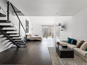 7 Windemere Crest, Woodbury NY 11797