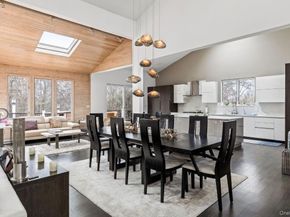 7 Windemere Crest, Woodbury NY 11797