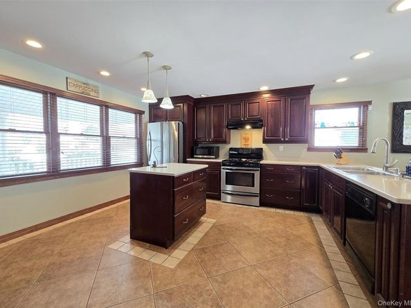 4 Cameo Road, Commack NY 11725