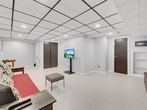 5 Argyle Road, Merrick NY 11566