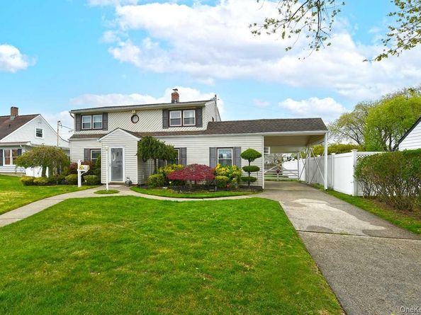 203 Saddle Lane, Levittown NY 11756
