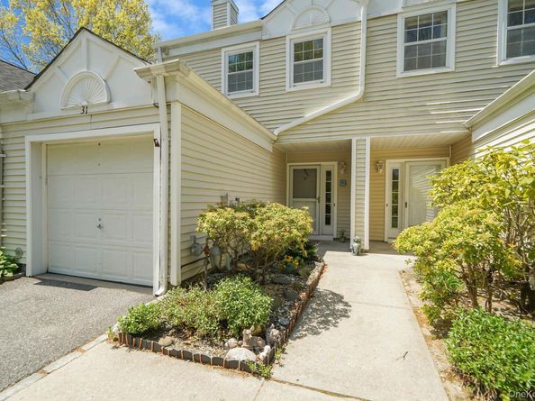 31 Quail Court, Manorville NY 11949