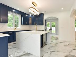 33 Parkway Drive, Roslyn Heights NY 11577