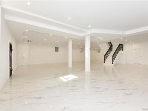 33 Parkway Drive, Roslyn Heights NY 11577
