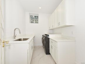 33 Parkway Drive, Roslyn Heights NY 11577