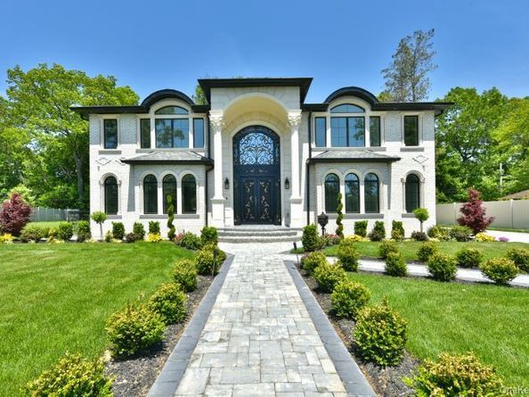 33 Parkway Drive, Roslyn Heights NY 11577
