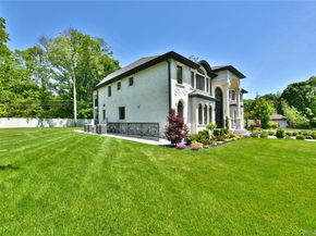 33 Parkway Drive, Roslyn Heights NY 11577