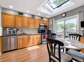 15 6th Avenue, Farmingdale NY 11735