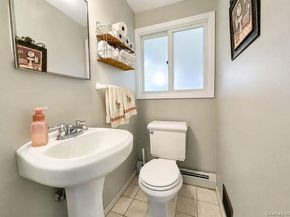 15 6th Avenue, Farmingdale NY 11735