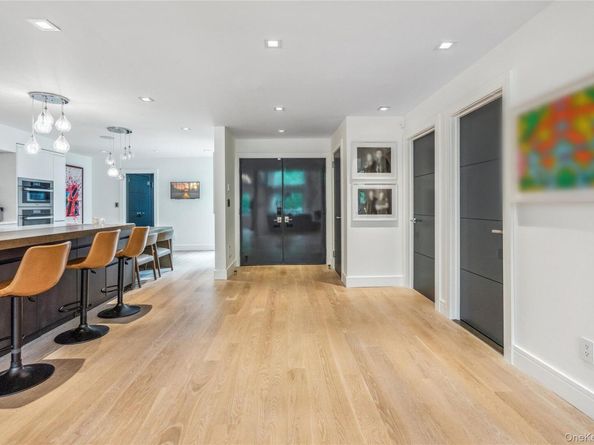 23 Estates Terrace N, Manhasset NY 11030