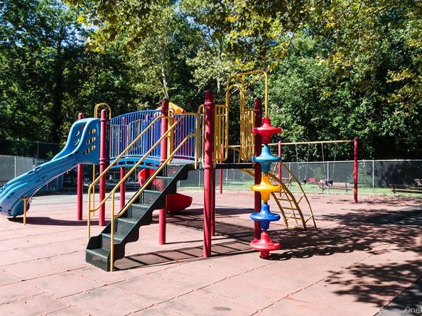 4705 Henry Hudson Parkway W 1J, Bronx NY 10471