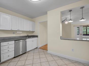 4705 Henry Hudson Parkway W
