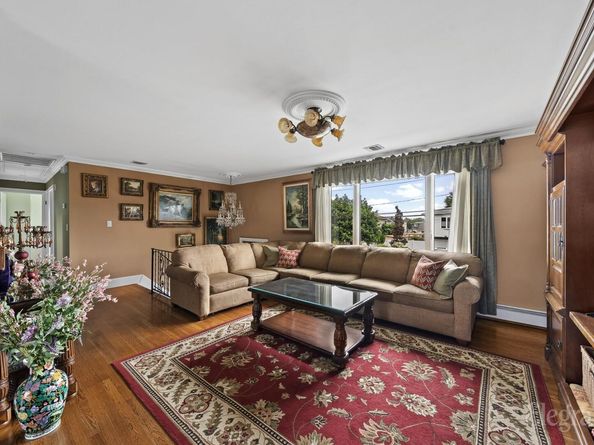 3408 Parkway Drive, Baldwin NY 11510