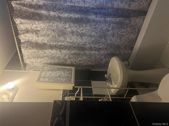 264-31 Langston Avenue 2nd Fl., Glen Oaks NY 11004