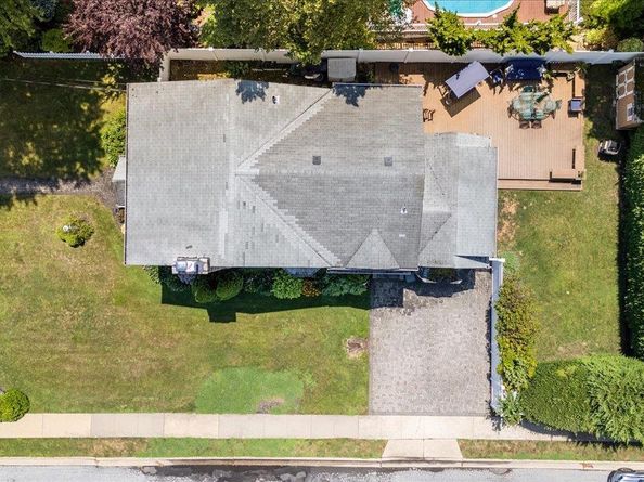 1016 Tyrus Court, Merrick NY 11566