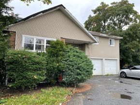238 Babylon Turnpike, Freeport NY 11520