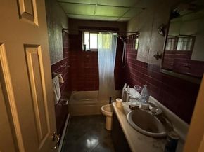 238 Babylon Turnpike, Freeport NY 11520