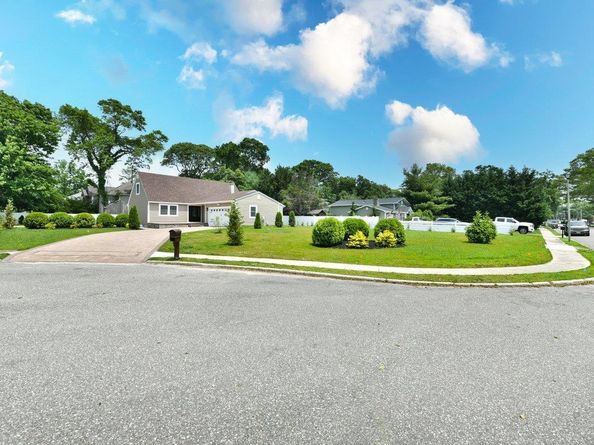 907 Pearl Street, Bohemia NY 11716
