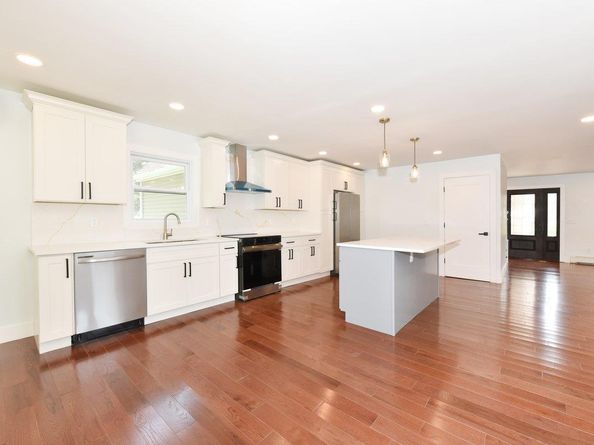 907 Pearl Street, Bohemia NY 11716