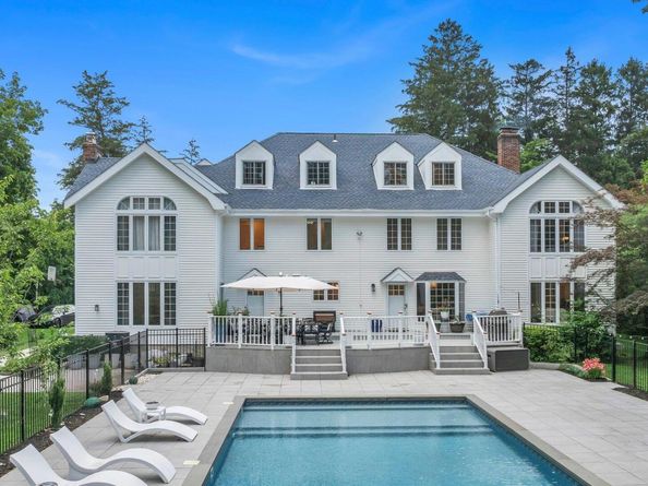 304 Syosset Woodbury Road, Woodbury NY 11797