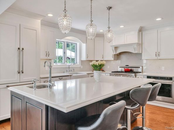 304 Syosset Woodbury Road, Woodbury NY 11797