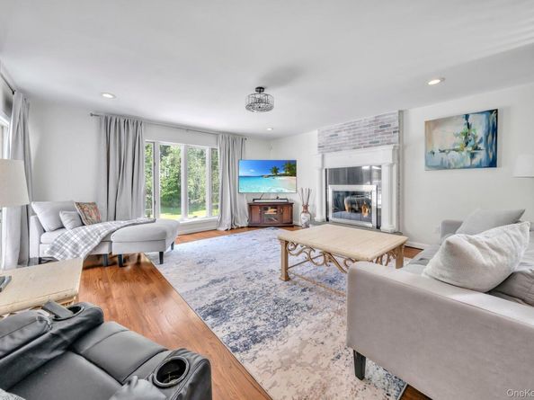304 Syosset Woodbury Road, Woodbury NY 11797