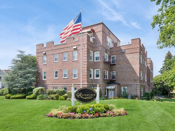 102 S Village Avenue 3A, Rockville Centre NY 11570