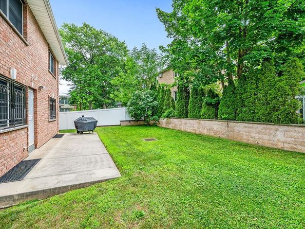 253-12 58 Avenue, Little Neck NY 11362