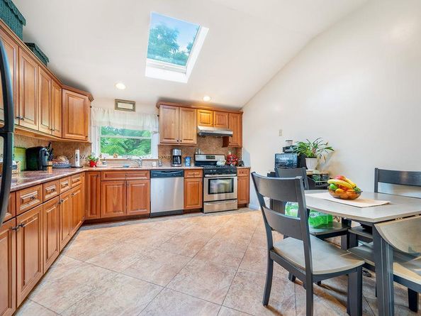 253-12 58 Avenue, Little Neck NY 11362