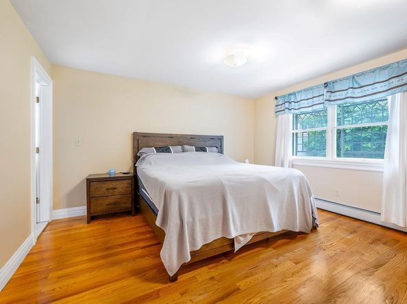 253-12 58 Avenue, Little Neck NY 11362