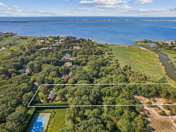 27 Jagger Lane, Westhampton NY 11977
