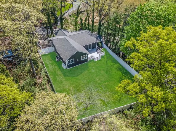 40 Friendly Road, Smithtown NY 11787