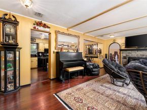 11 Quaker Path, Stony Brook NY 11790