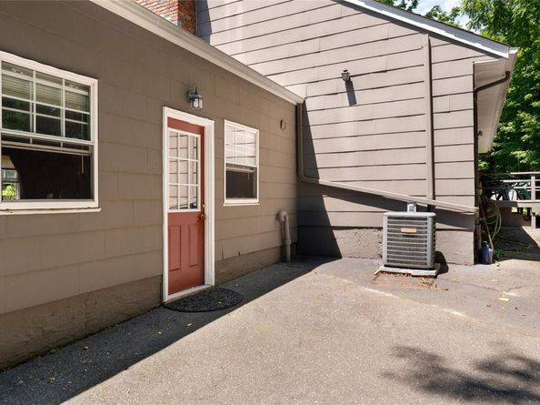 11 Quaker Path, Stony Brook NY 11790