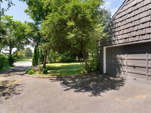 11 Quaker Path, Stony Brook NY 11790