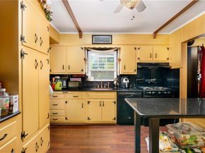 11 Quaker Path, Stony Brook NY 11790