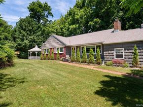 11 Quaker Path, Stony Brook NY 11790