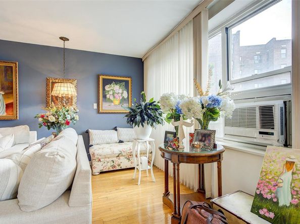 210-15 23rd Avenue 3C, Bayside NY 11360