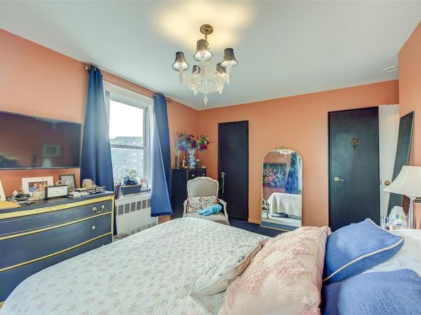 210-15 23rd Avenue 3C, Bayside NY 11360