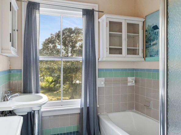 5 N Menantic Road, Shelter Island NY 11964