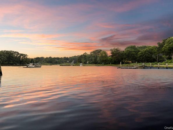 5 N Menantic Road, Shelter Island NY 11964