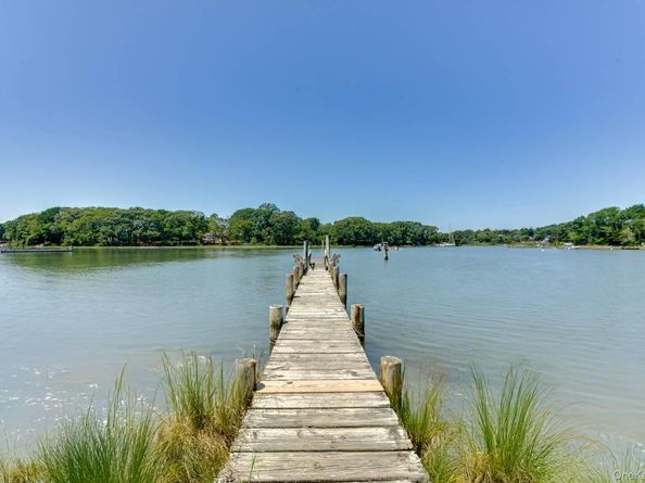 5 N Menantic Road, Shelter Island NY 11964