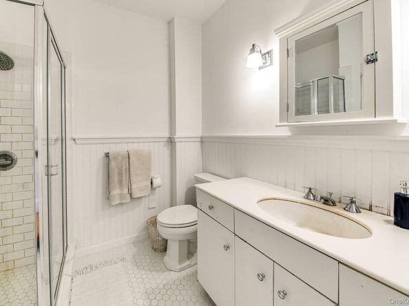 5 N Menantic Road, Shelter Island NY 11964