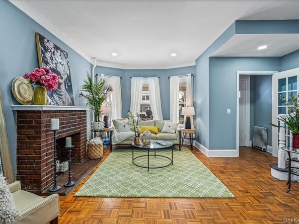 19619 89th Road, Hollis NY 11423