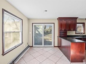 4 Vale Court, Mount Sinai NY 11766