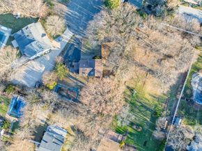 4 Vale Court, Mount Sinai NY 11766