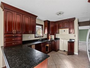 4 Vale Court, Mount Sinai NY 11766