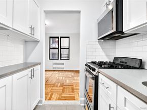 2244 Bronx Park E 1C, Bronx NY 10467