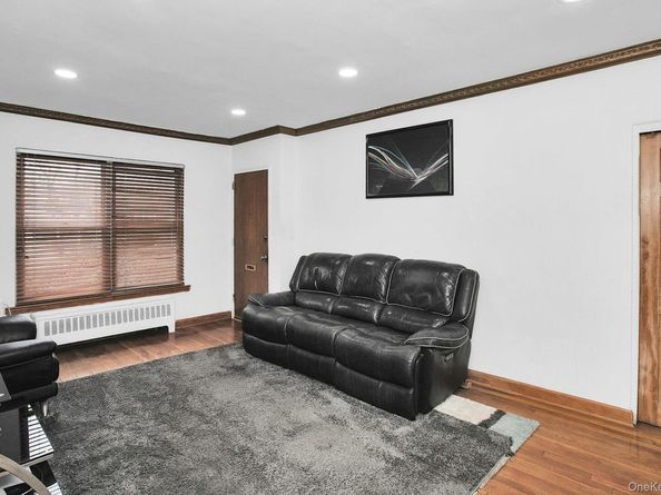 198-28 Pompeii Avenue 1A, Holliswood NY 11423