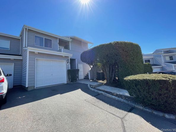 46 Vista Drive S, Manorville NY 11949